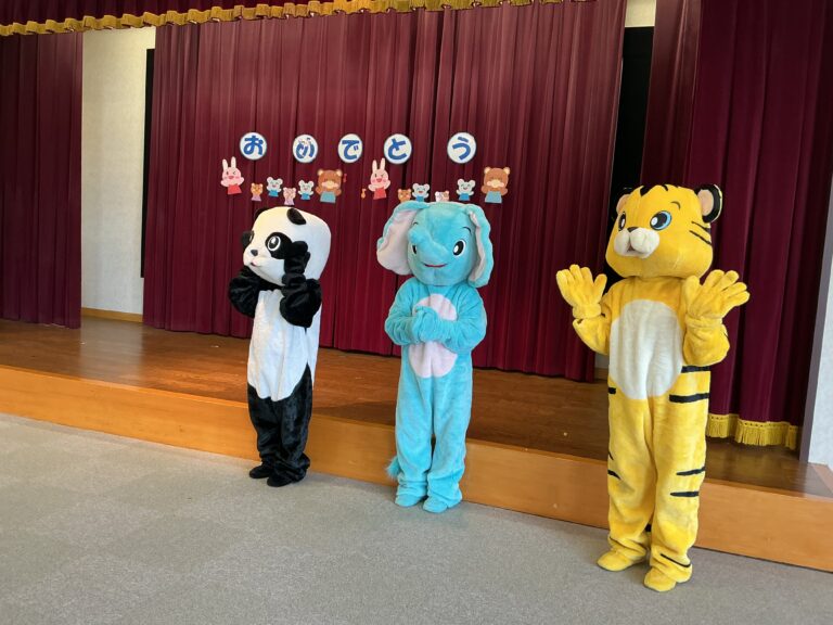 全園児「今日から始まる、わくわく!みんなでセレモニーをしたよ」